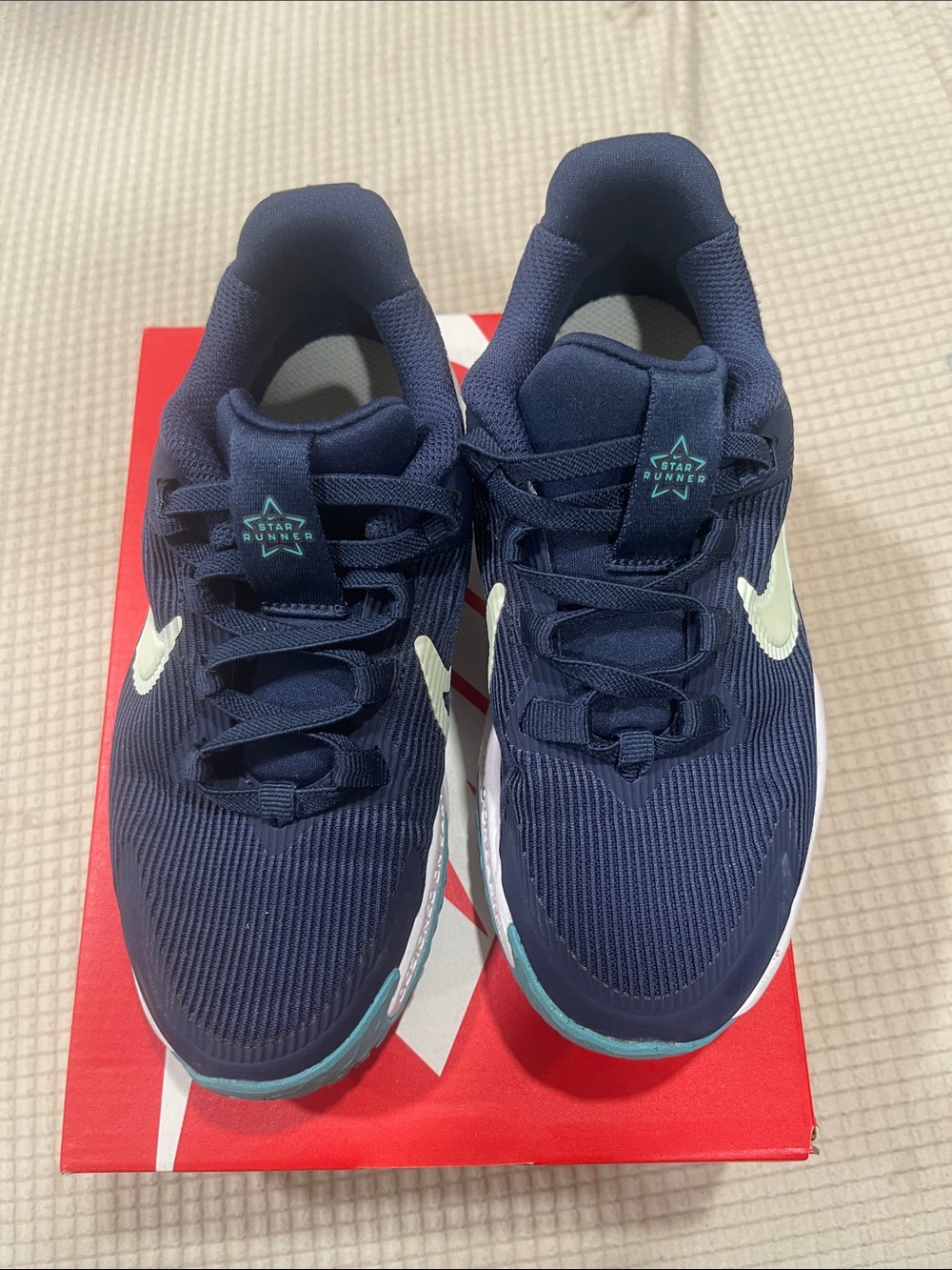 Nike Kids Navy and Teal Star Runner Sneakers